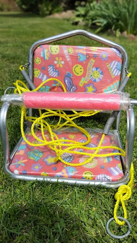 Kids swing