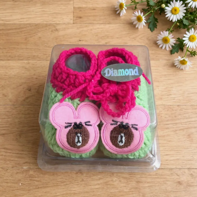 Cute Soft Sole Black Grid New Born Baby Shoes - Set 12