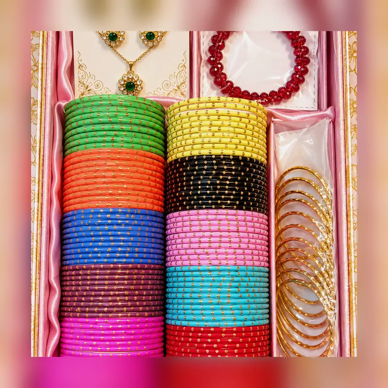 Glass Beautifull Deal Box 26 24 Glass Bangles - Set 8